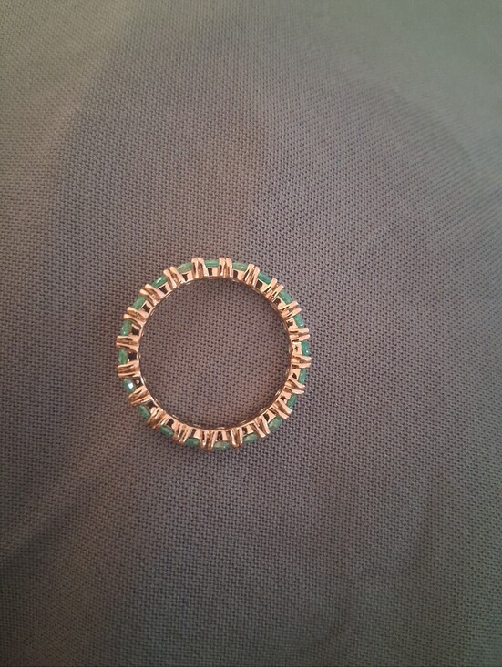 Jewelry - Elegant Gold and Green Gemstone Ring